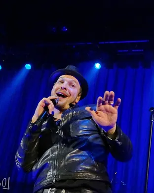Gavin Degraw Raleigh